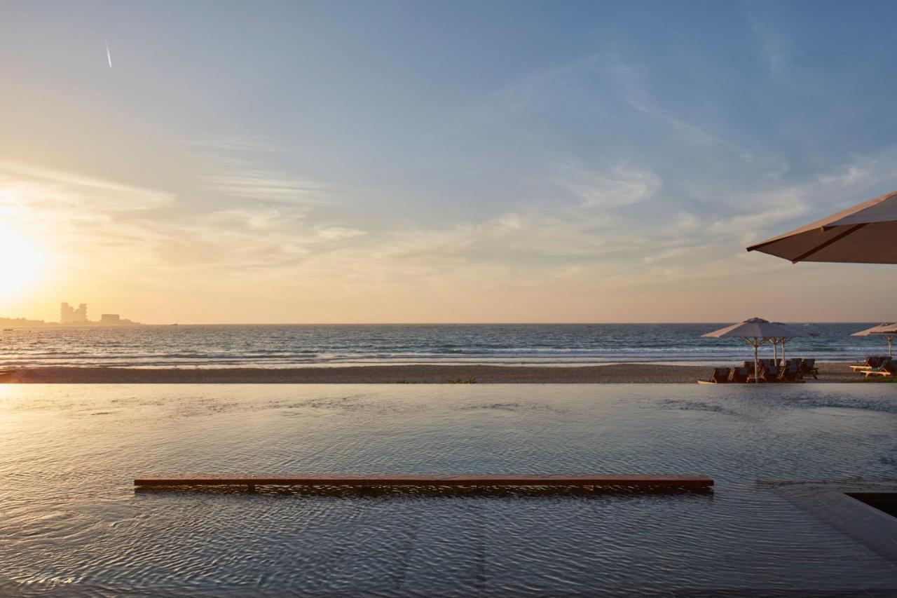 Jumeirah Mina Al Salam Дубай Екстериор снимка Sunset at the beach
