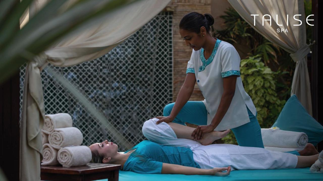 Jumeirah Mina Al Salam Дубай Екстериор снимка Thai Massage