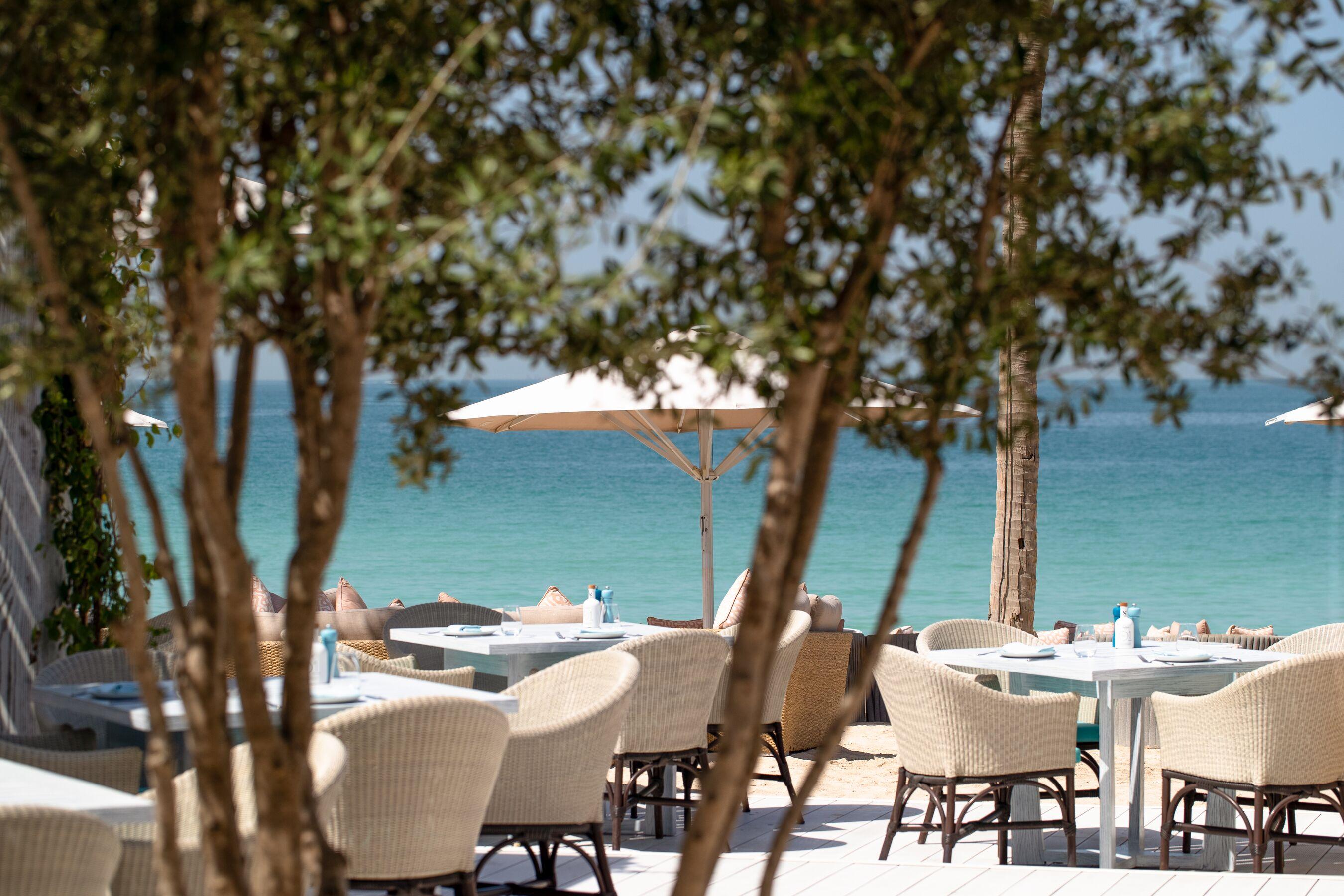 Jumeirah Mina Al Salam Дубай Екстериор снимка Beach at the Four Seasons Hotel