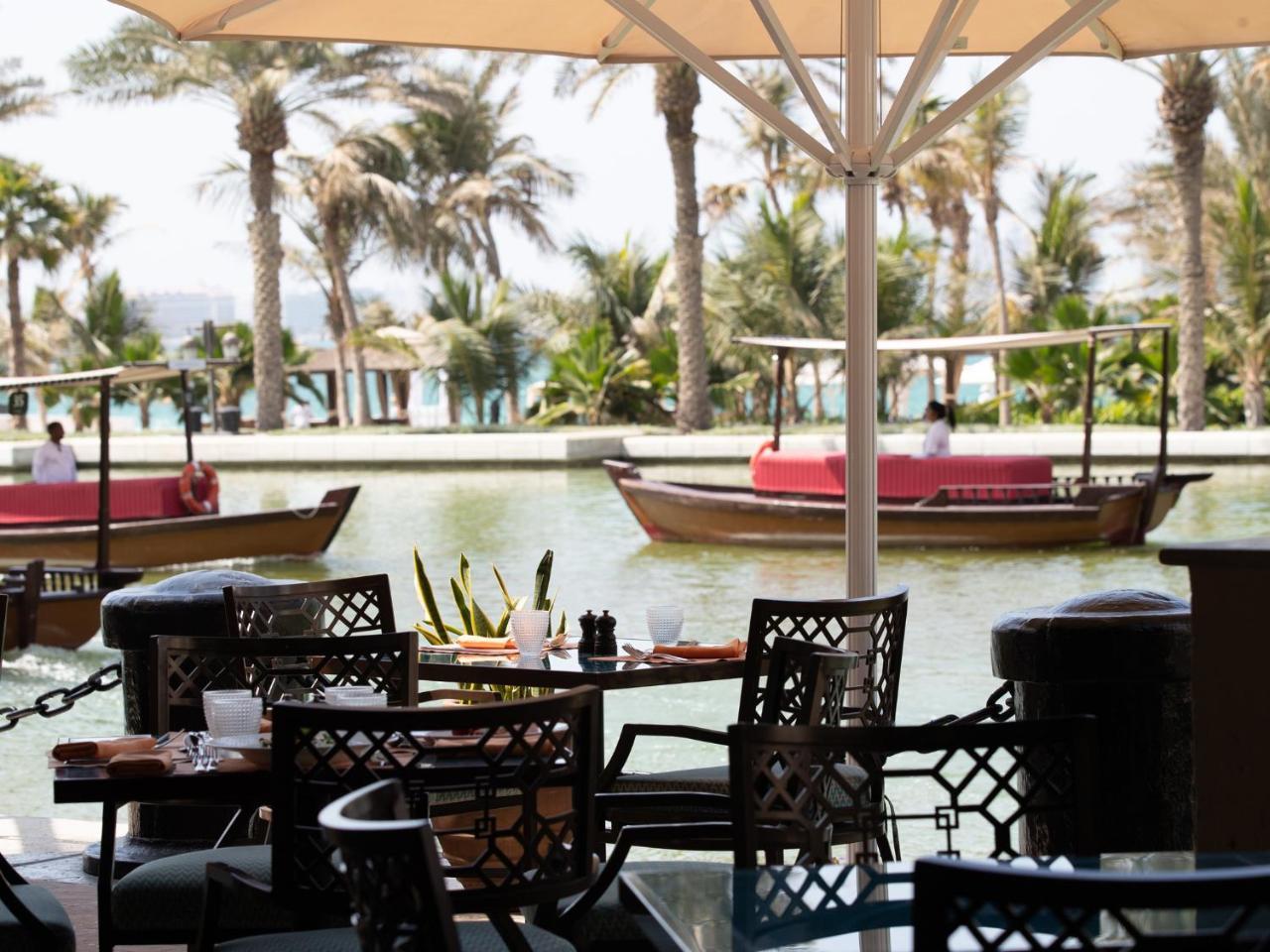 Jumeirah Mina Al Salam Дубай Екстериор снимка The Creek Restaurant