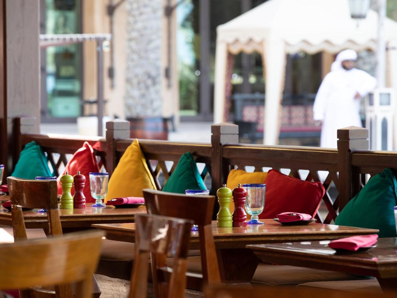 Jumeirah Mina Al Salam Дубай Екстериор снимка The restaurant